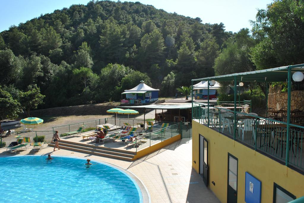 Camping Village Canapai 리오마리나 외부 사진