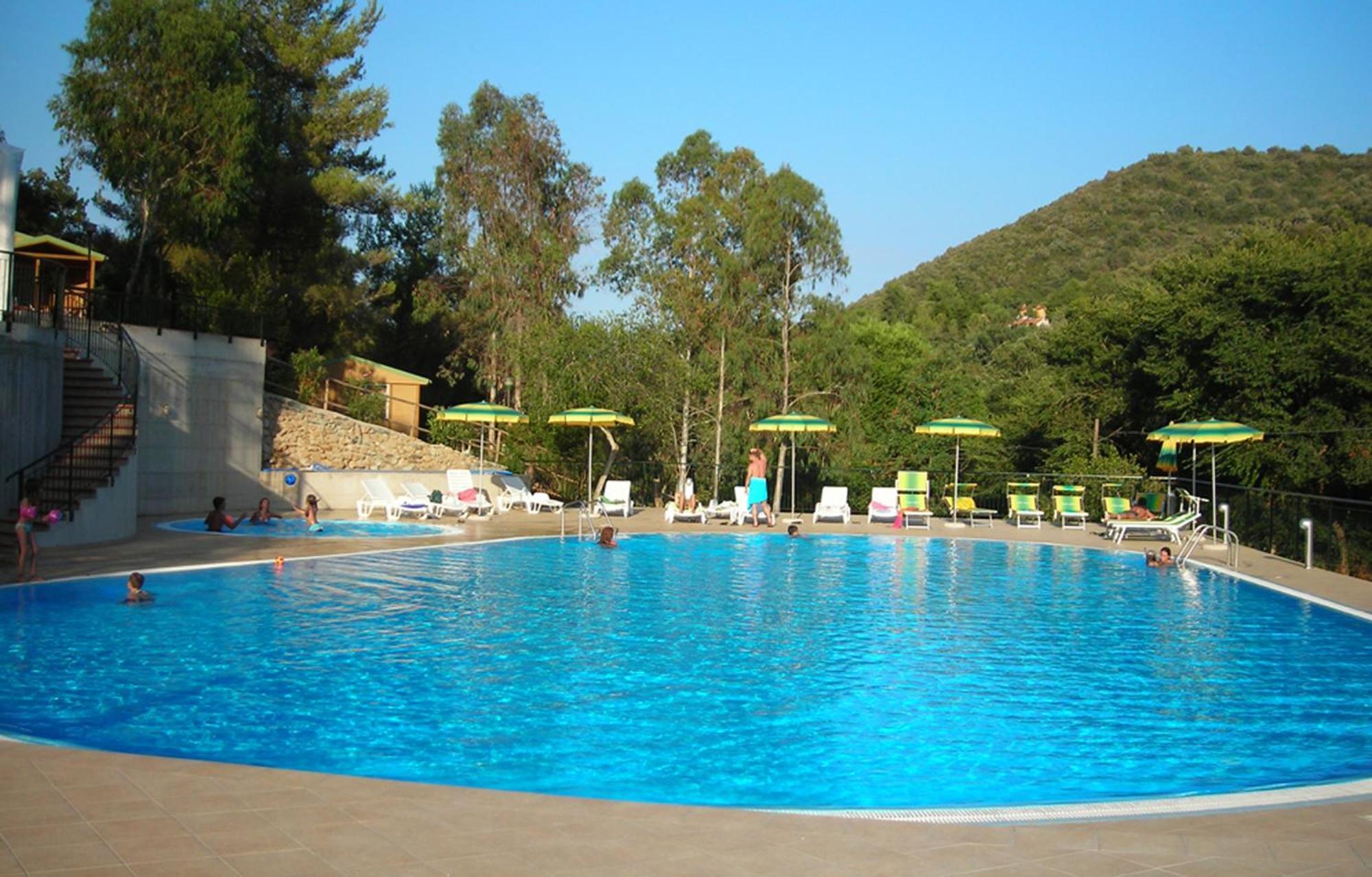 Camping Village Canapai 리오마리나 외부 사진