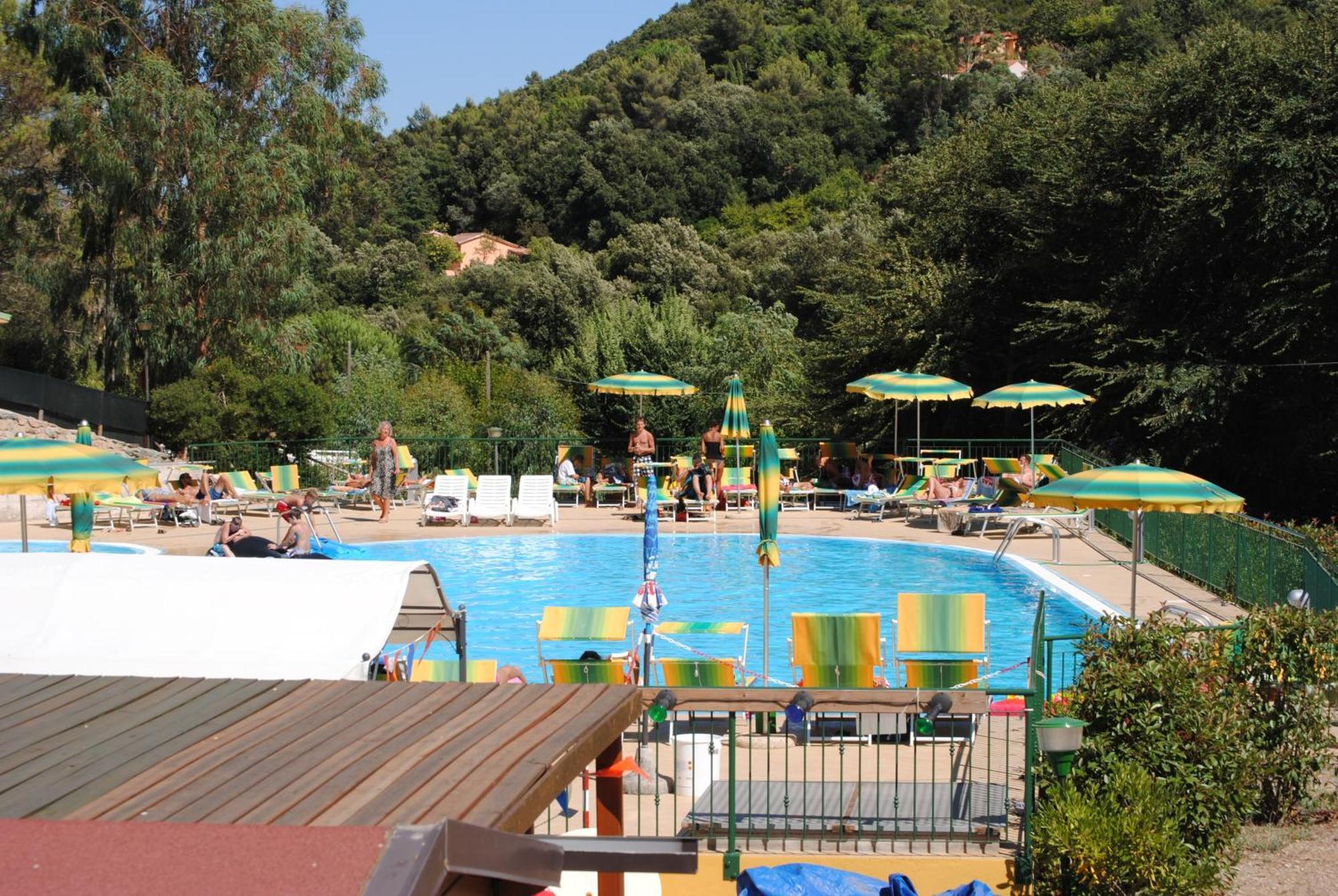 Camping Village Canapai 리오마리나 외부 사진