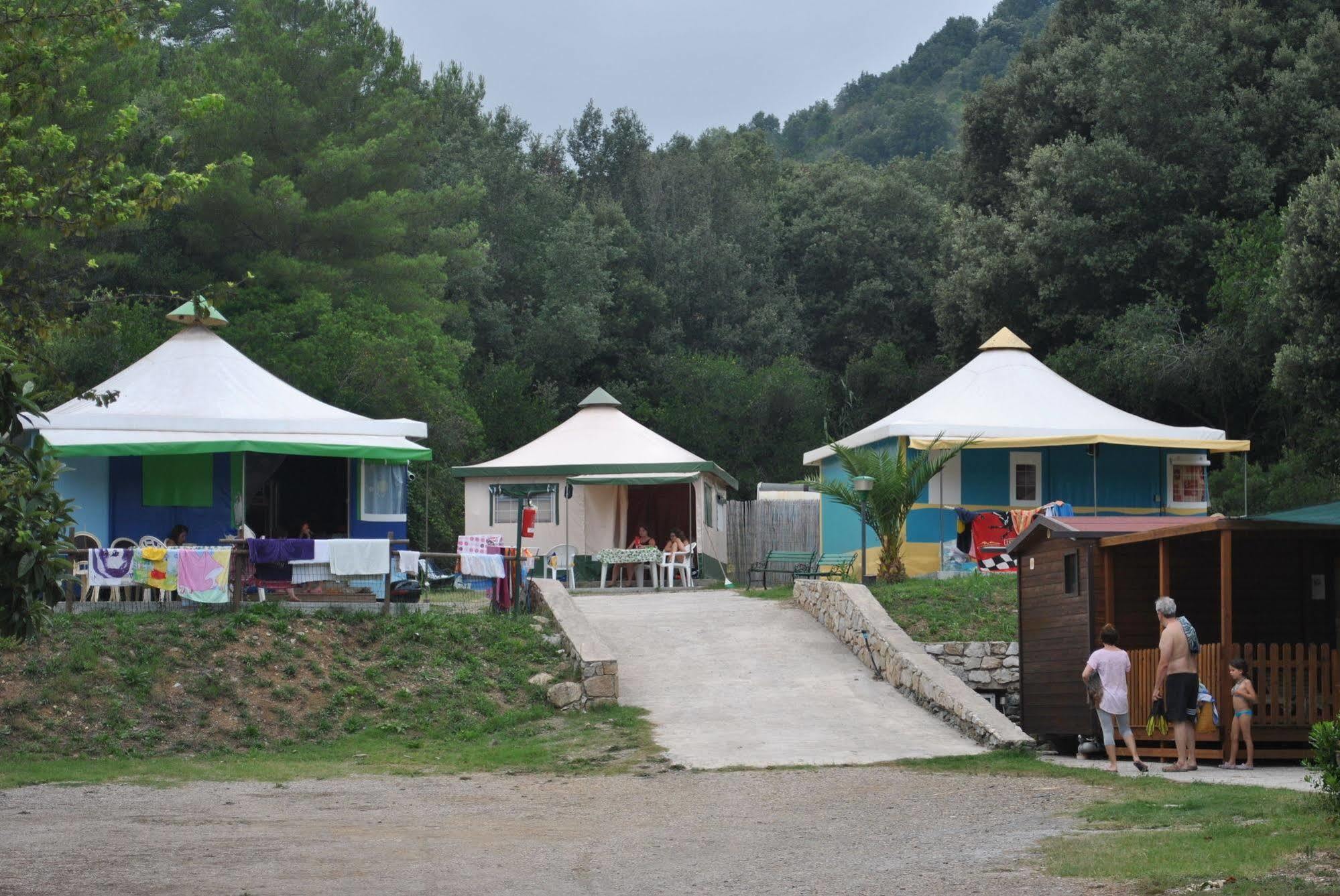 Camping Village Canapai 리오마리나 외부 사진