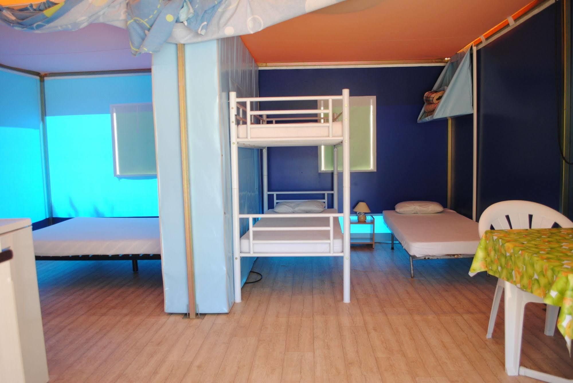 Camping Village Canapai 리오마리나 외부 사진