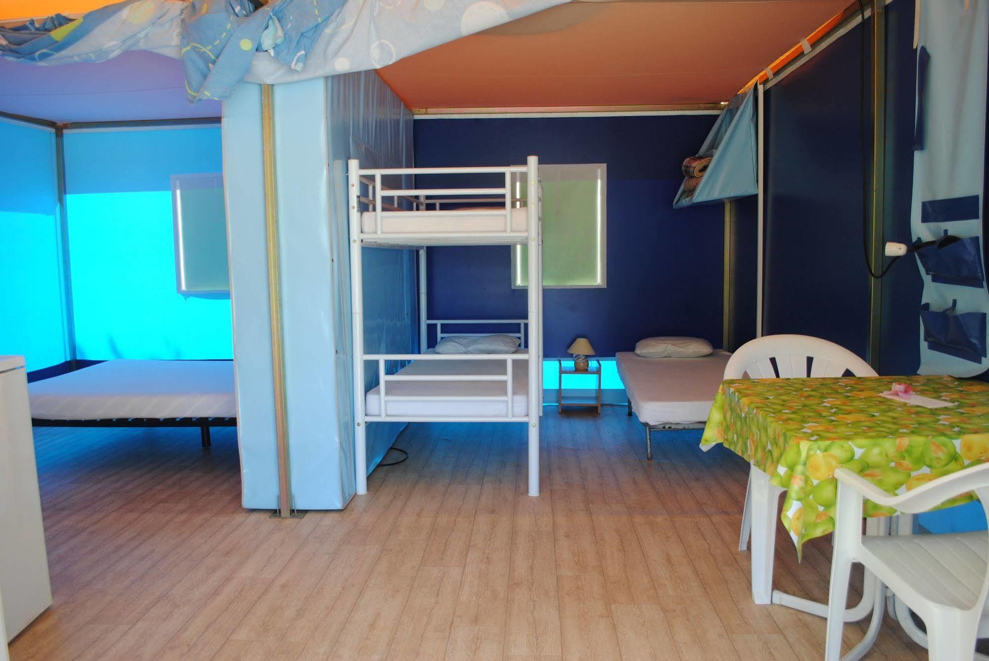 Camping Village Canapai 리오마리나 외부 사진
